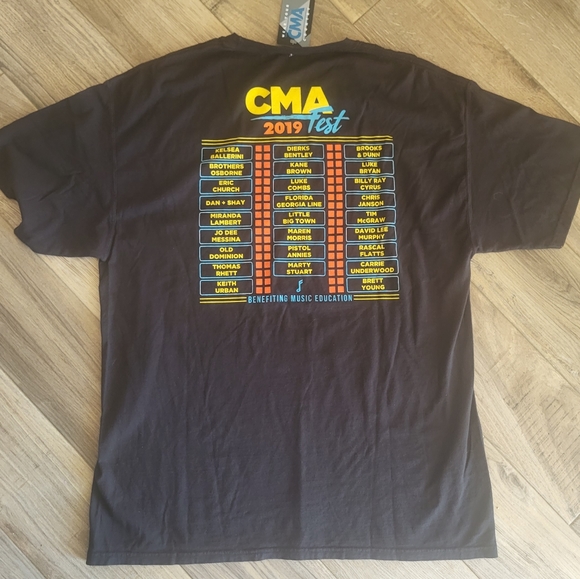 2019 CMA fest country concert tee nwt - Picture 8 of 8